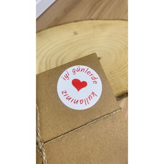 İyi Günlerde Kullanınız Kalpli Kırmızı Yazılı Yuvarlak Yapışkanlı Etiket 4x4 cm 120 Adet İyi Günlerde Kullanınız Kalpli Kırmızı Yazılı Yuvarlak Yapışkanlı Etiket 4x4 cm 120 Adet