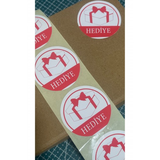 Hediye Kırmızı Yazılı Yuvarlak Yapışkanlı Etiket 5x5 cm 100 adet