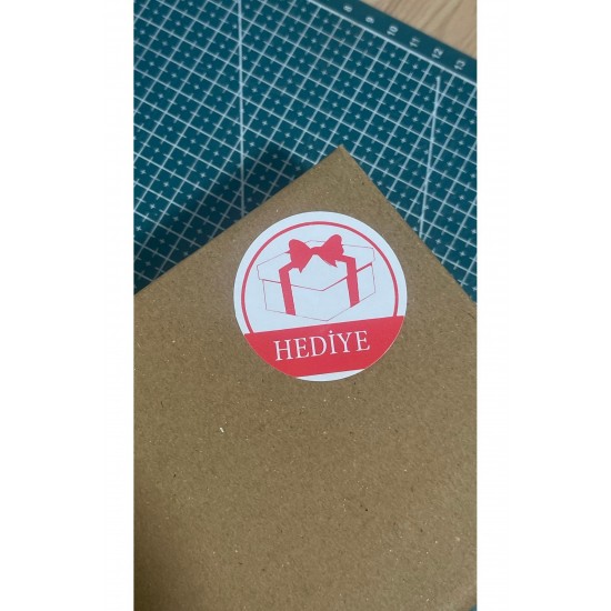 Hediye Kırmızı Yazılı Yuvarlak Yapışkanlı Etiket 5x5 cm 100 adet