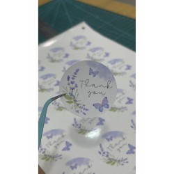 Thank You Yazılı Mor Çiçekli Hediye Paketi Süsleme Etiketi 4x4 Cm 24 Adet- Butiksosyetik Thank You Yazılı Mor Çiçekli Hediye Paketi Süsleme Etiketi 4x4 Cm 24 Adet- Butiksosyetik