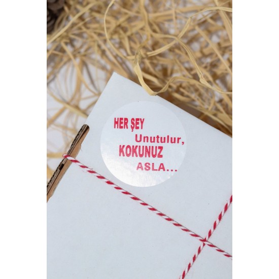 Herşey Unutulur Kokunuz Asla Beyaz 50 Mm Yuvarlak Yapışkanlı Sticker Etiket 100 Adet Herşey Unutulur Kokunuz Asla Beyaz 50 Mm Yuvarlak Yapışkanlı Sticker Etiket 100 Adet