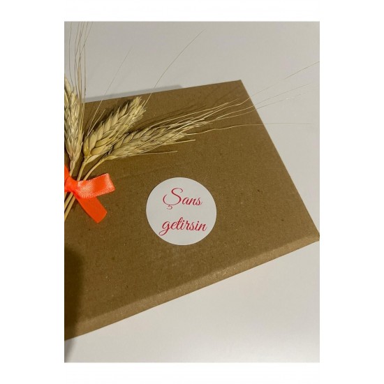 Şans Getirsin Kırmızı El Yazılı Yuvarlak Yapışkanlı Etiket 4x4 cm 120 adet Şans Getirsin Kırmızı El Yazılı Yuvarlak Yapışkanlı Etiket 4x4 cm 120 adet