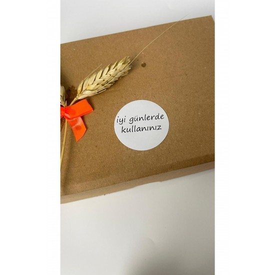 İyi Günlerde Kullanınız Siyah Düz Yazılı Yuvarlak Yapışkanlı Etiket 5x5 cm 100 adet İyi Günlerde Kullanınız Siyah Düz Yazılı Yuvarlak Yapışkanlı Etiket 5x5 cm 100 adet
